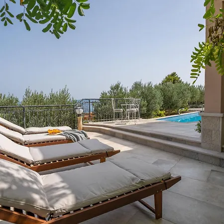 Vikendica Gemuetliches Haus Mit Sauna, Pool Und Meerblick