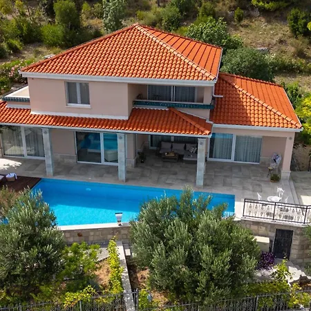 Prázdninový dům Gemuetliches Haus Mit Sauna, Pool Und Meerblick *