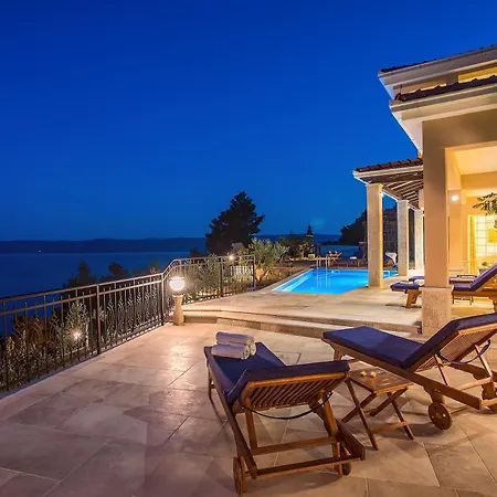 Gemuetliches Haus Mit Sauna, Pool Und Meerblick Prázdninový dům *