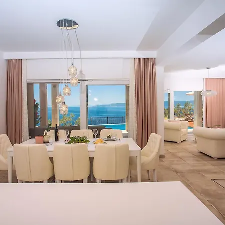 Gemuetliches Haus Mit Sauna, Pool Und Meerblick Prázdninový dům