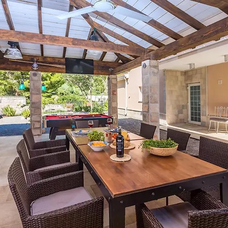 Gemuetliches Haus Mit Sauna, Pool Und Meerblick Prázdninový dům Mimice